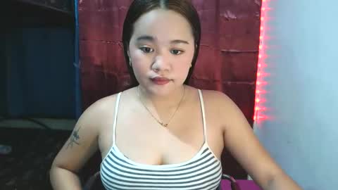 Snapshot of sexyheartyy chatting on May 11, 4:51 am Heart online show from May 11, 4:51 am