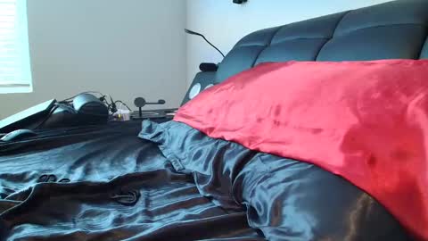 Snapshot of sexyhornyman1993 chatting on February 8, 4:25 pm sexyhornyman1993 online show from February 8, 4:25 pm