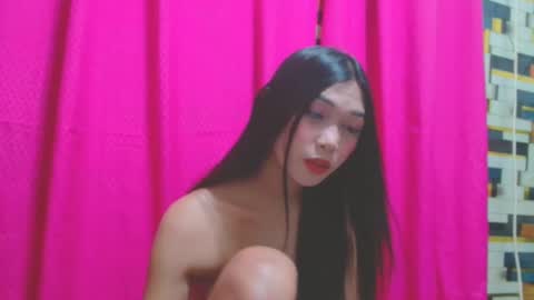 Snapshot of sexyhornyts4u chatting on May 2, 9:25 am sexyhornyts4u online show from May 2, 9:25 am
