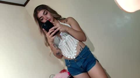 sexyhotbabe18 online show from May 14, 12:17 am