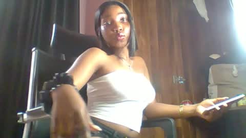 Snapshot of sexyhotbody_haileyxx chatting on September 14, 8:46 am Hailey online show from September 14, 8:46 am