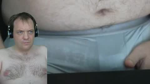 Snapshot of sexyhotboy87 chatting on September 15, 5:18 am Henry online show from September 15, 5:18 am