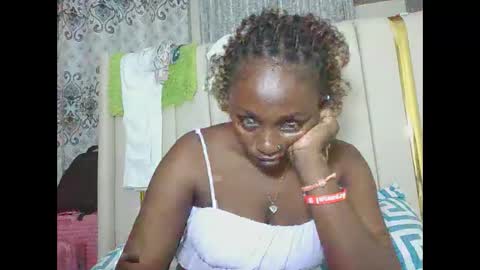 Snapshot of sexyjoane chatting on April 13, 6:35 pm JOAN online show from April 13, 6:35 pm