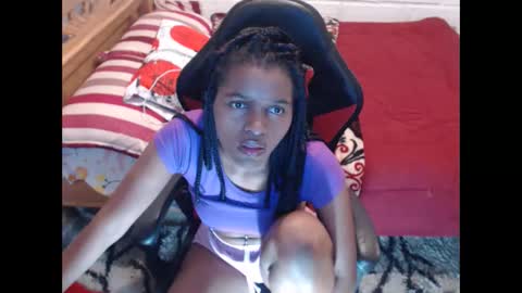 Snapshot of sexyjustin202 chatting on December 3, 6:59 am sexyjustin202 online show from December 3, 6:59 am