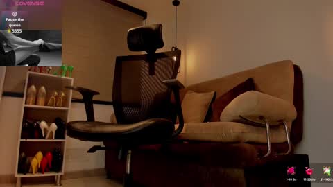 katalina larson online show from February 11, 2:25 am