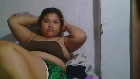 Snapshot of sexykittymom chatting on February 12, 9:11 pm sexykittymom online show from February 12, 9:11 pm