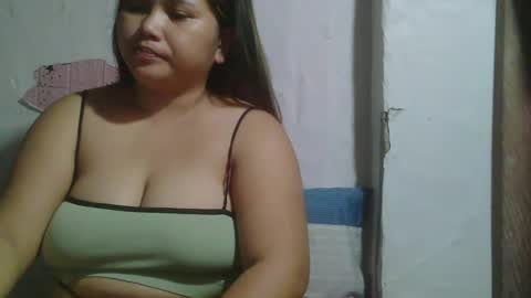 Snapshot of sexykittymom chatting on February 16, 8:44 pm sexykittymom online show from February 16, 8:44 pm