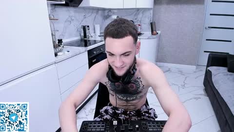 Snapshot of sexykolya chatting on January 26, 6:07 am Kolya online show from January 26, 6:07 am