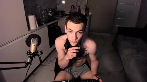Snapshot of sexykolya chatting on February 24, 3:12 am Kolya online show from February 24, 3:12 am