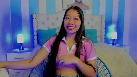 laura online show from December 17, 11:49 am