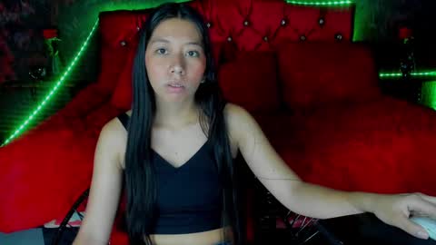 laura online show from December 18, 11:45 am