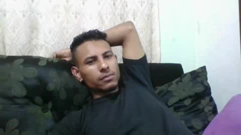 Snapshot of sexyleon69 chatting on May 20, 2:29 am Sexy leon online show from May 20, 2:29 am