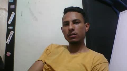 Snapshot of sexyleon69 chatting on May 27, 10:01 am Sexy leon online show from May 27, 10:01 am