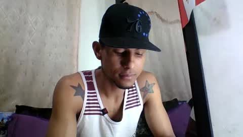 Snapshot of sexyleon69 chatting on June 14, 8:44 pm Sexy leon online show from June 14, 8:44 pm