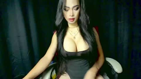 Snapshot of sexylongcockbunny chatting on February 17, 10:49 pm April online show from February 17, 10:49 pm