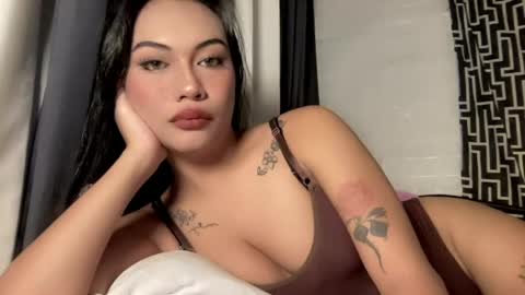 maxine online show from May 18, 5:41 pm