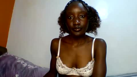 sexylucia5 online show from June 11, 8:34 am