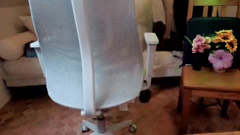 Vincent Vega online show from May 14, 1:29 pm
