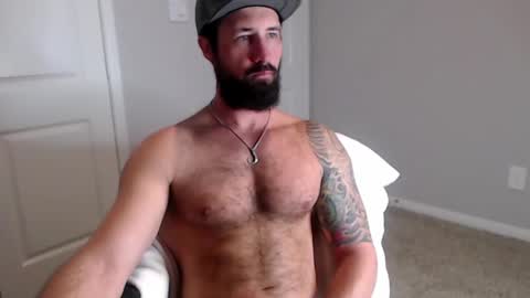 Snapshot of sexymanmk26 chatting on February 9, 12:52 pm lets go private im ready to play pvt cum online show from February 9, 12:52 pm