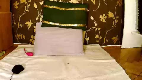 Squirty Maya Gold online show from November 12, 7:03 pm