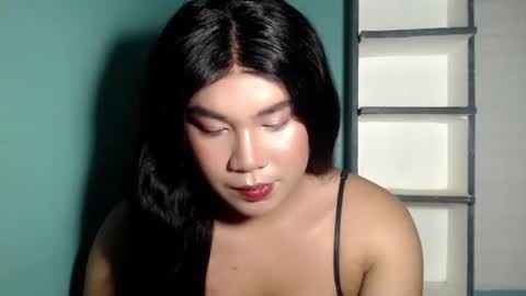 Snapshot of sexymika_xoxo chatting on November 8, 12:33 am Mika online show from November 8, 12:33 am