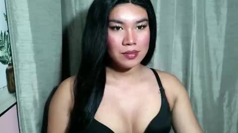 Snapshot of sexymika_xoxo chatting on February 20, 2:06 pm Mika online show from February 20, 2:06 pm