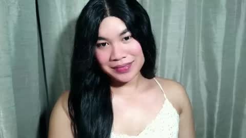 Snapshot of sexymika_xoxo chatting on March 11, 7:25 am Mika online show from March 11, 7:25 am