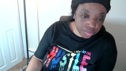 SexyMona online show from May 14, 8:32 am