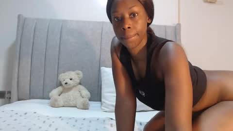 Snapshot of sexymonalisa1 chatting on May 14, 3:02 am sexymonalisa1 online show from May 14, 3:02 am