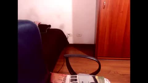 Snapshot of sexymone0618 chatting on February 5, 4:37 am sexymone0618 online show from February 5, 4:37 am