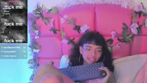 N A F online show from October 28, 7:23 am