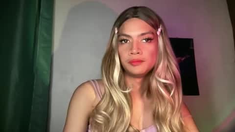 Snapshot of sexynakedweapon chatting on June 2, 4:31 pm LIEZEL online show from June 2, 4:31 pm