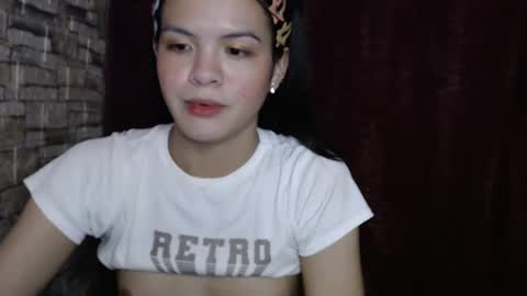 Snapshot of sexynaughtyella_xx chatting on December 14, 12:23 pm ella online show from December 14, 12:23 pm