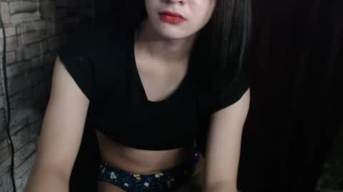 Snapshot of sexynaughtyella_xx chatting on December 30, 2:51 pm ella online show from December 30, 2:51 pm