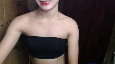 Snapshot of sexynaughtyella_xx chatting on January 2, 7:44 am ella online show from January 2, 7:44 am