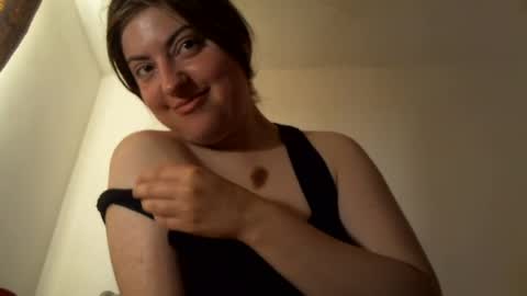 Snapshot of sexynyu18 chatting on June 21, 5:54 am Alex online show from June 21, 5:54 am