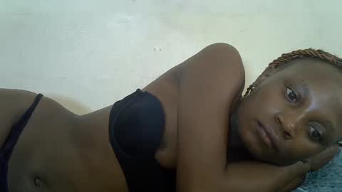 Snapshot of sexypetite4 chatting on August 7, 10:39 am SHARON online show from August 7, 10:39 am