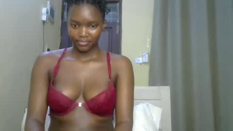 Snapshot of sexypetite_lee chatting on January 11, 6:03 am Lee online show from January 11, 6:03 am