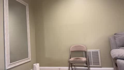 Sexypiglet2728 online show from March 6, 4:20 am