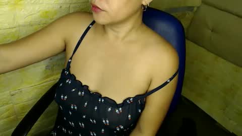 Snapshot of sexypinaymiya chatting on March 12, 8:53 am Miyah online show from March 12, 8:53 am