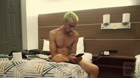 Snapshot of sexypossum chatting on April 4, 1:52 pm Possum online show from April 4, 1:52 pm