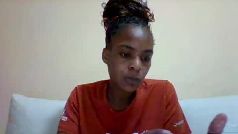 DOVY ACHIENG online show from February 25, 6:53 pm