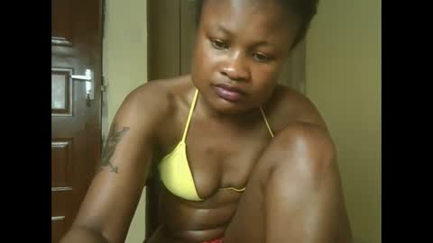 Snapshot of sexyqueenivy chatting on November 2, 7:00 am queenivy online show from November 2, 7:00 am