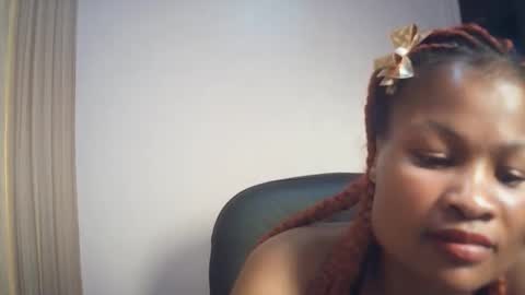 Snapshot of sexyqueenivy chatting on December 19, 7:43 pm queenivy online show from December 19, 7:43 pm