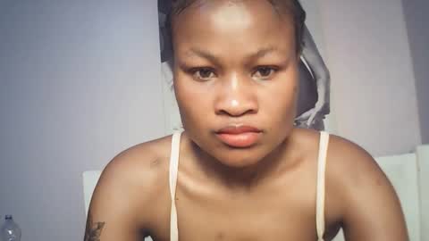 Snapshot of sexyqueenivy chatting on December 23, 10:02 am queenivy online show from December 23, 10:02 am