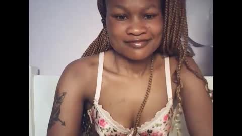 Snapshot of sexyqueenivy chatting on February 9, 11:36 am queenivy online show from February 9, 11:36 am