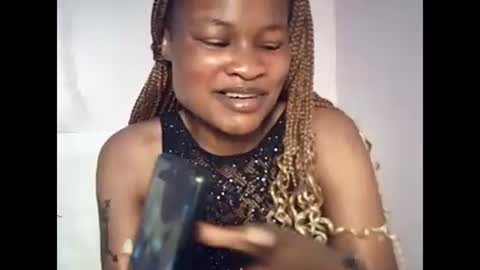 Snapshot of sexyqueenivy chatting on February 12, 1:33 am queenivy online show from February 12, 1:33 am