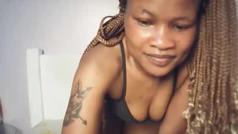 Snapshot of sexyqueenivy chatting on February 13, 5:14 am queenivy online show from February 13, 5:14 am