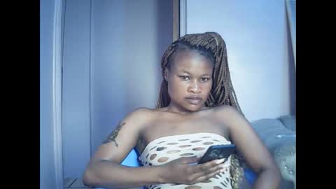 Snapshot of sexyqueenivy chatting on February 15, 8:13 am queenivy online show from February 15, 8:13 am