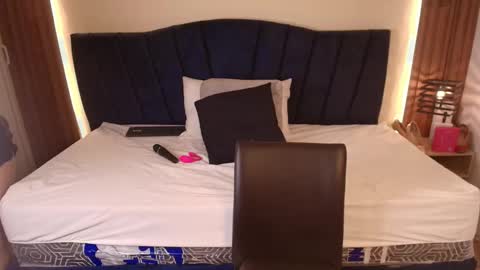 R A C H E L online show from March 10, 12:10 pm